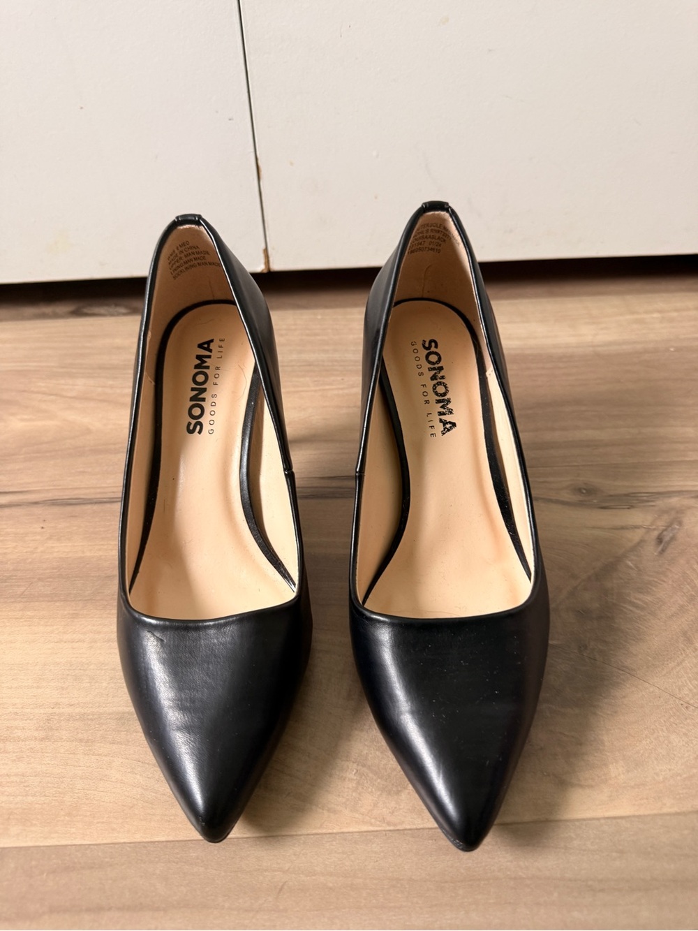 Sonoma Black Pointed Toe Women's Pumps